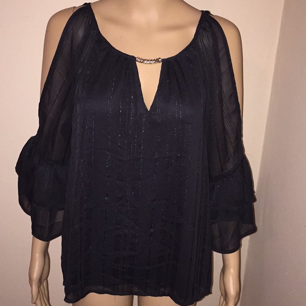 🎉🎊RUFFLE CUFF KEYHOLE TOP😍💥